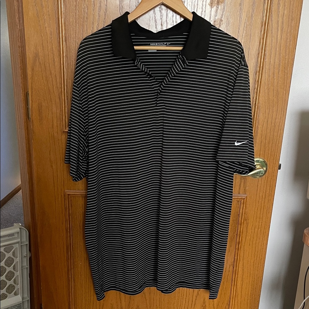 Nike Men's Black and White Striped Polo Shirt